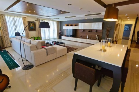 Condominio de 4 dormitorios en Bangkok, Tailandia № 181030 - foto 4