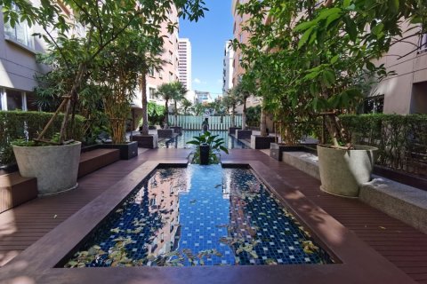 Condominio de 4 dormitorios en Bangkok, Tailandia № 181030 - foto 15