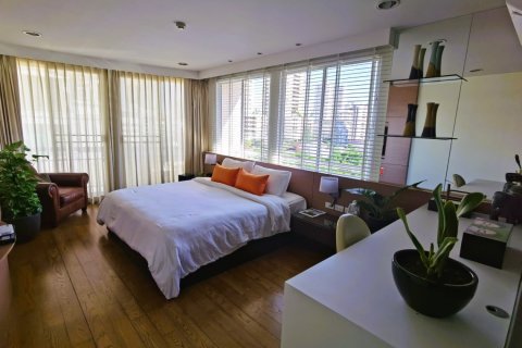 Condominio de 4 dormitorios en Bangkok, Tailandia № 181030 - foto 9