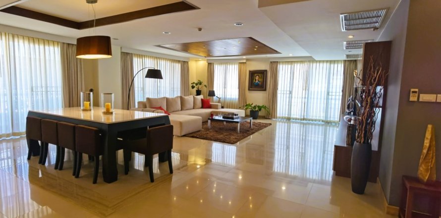 Condominio de 4 dormitorios en Bangkok, Tailandia № 181030