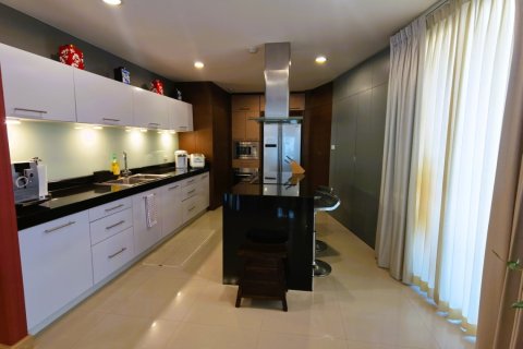 Condominio de 4 dormitorios en Bangkok, Tailandia № 181030 - foto 5