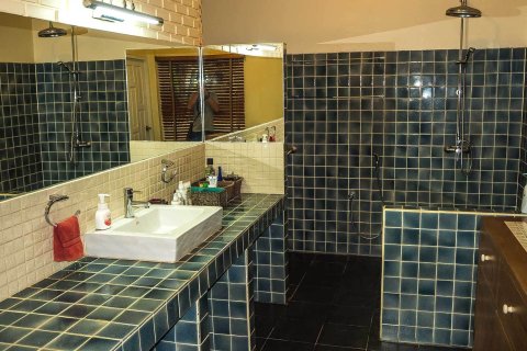 Casa de 4 dormitorios en Chiang Mai, Tailandia № 170925 - foto 20