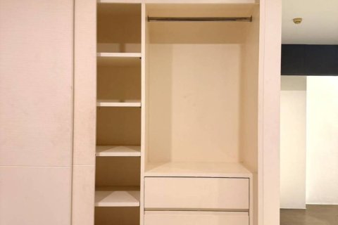 Condo à Khlong San, Bangkok, Thaïlande, 2 chambres  № 158823 - photo 9