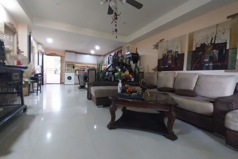 Condo in Phuket, Thailand, 2 bedrooms  № 154628