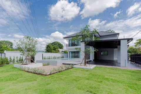 Casa de 3 dormitorios en San Kamphaeng, Tailandia № 162970