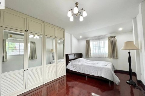Casa de 5 dormitorios en Chiang Mai, Tailandia № 173359 - foto 27