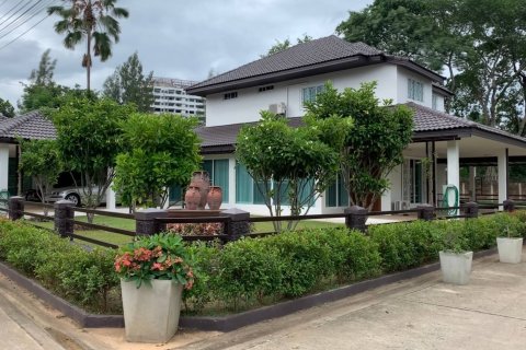 Casa de 5 dormitorios en Chiang Mai, Tailandia № 173359 - foto 24
