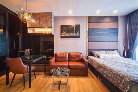 Studio in the Condo in Bangkok, Thailand in Park Origin Phromphong № 51367