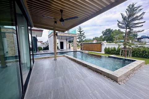 Chalet de 3 dormitorios en Hua Hin, Tailandia № 165679 - foto 11