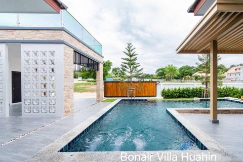 Chalet de 3 dormitorios en Hua Hin, Tailandia № 165679 - foto 12