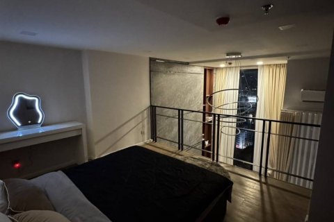 Condominio de 1 dormitorio en Khlong Toei, Bangkok, Tailandia № 134661 - foto 8