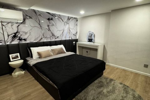 Condominio de 1 dormitorio en Khlong Toei, Bangkok, Tailandia № 134661 - foto 10