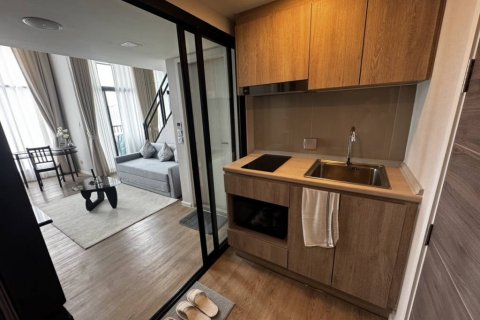Condominio de 1 dormitorio en Khlong Toei, Bangkok, Tailandia № 134661 - foto 2