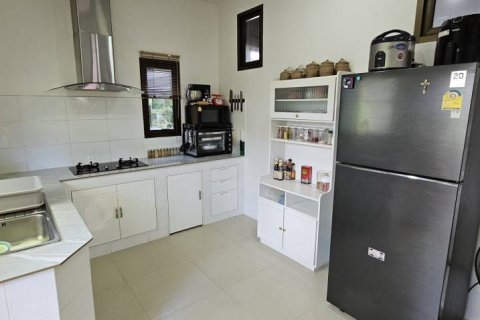 Chalet de 3 dormitorios en Surat Thani, Tailandia № 134659 - foto 5