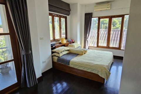 Chalet de 3 dormitorios en Surat Thani, Tailandia № 134659 - foto 8