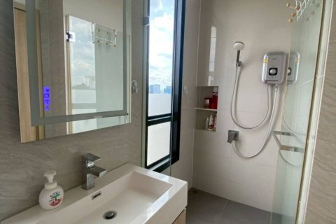 Condominio de 2 dormitorios en Chatuchak, Bangkok, Tailandia № 172667 - foto 8