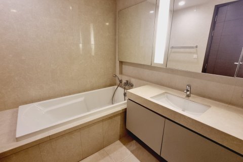 Condo in Watthana, Bangkok, Thailand, 2 bedrooms  № 201117 - photo 14