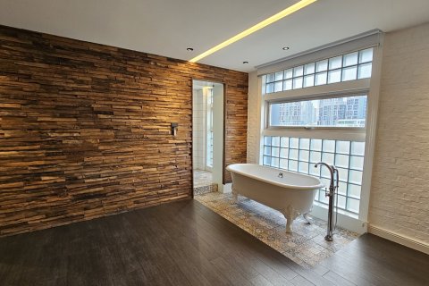 Condominio de 5 dormitorios en Watthana, Bangkok, Tailandia № 201116 - foto 14