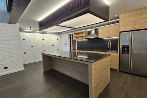 Condominio de 5 dormitorios en Watthana, Bangkok, Tailandia № 201116 - foto 7