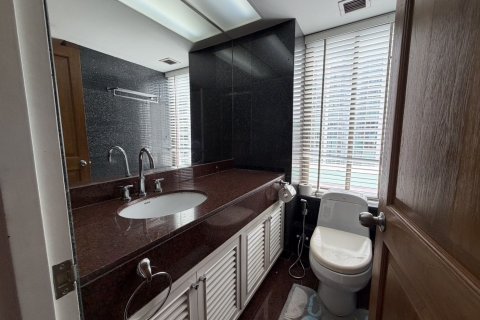 Condo in Pathum Wan, Bangkok, Thailand, 3 bedrooms  № 161556 - photo 19