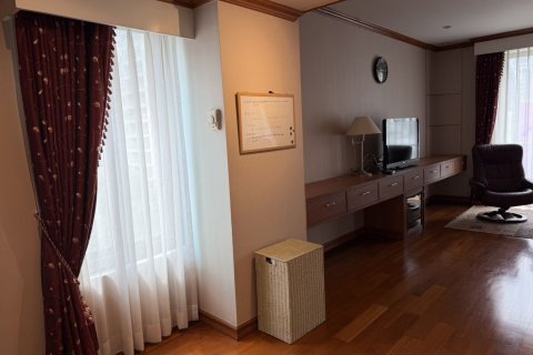 Condo in Pathum Wan, Bangkok, Thailand, 3 bedrooms  № 161556 - photo 9