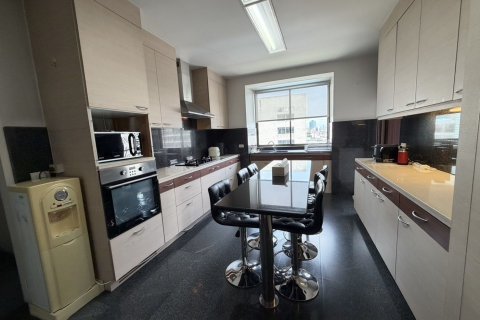 Condo in Pathum Wan, Bangkok, Thailand, 3 bedrooms  № 161556 - photo 15
