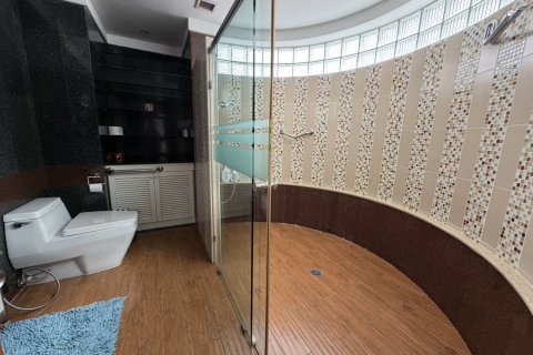 Condo in Pathum Wan, Bangkok, Thailand, 3 bedrooms  № 161556 - photo 17