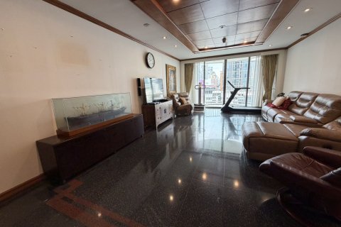 Condo in Pathum Wan, Bangkok, Thailand, 3 bedrooms  № 161556 - photo 7