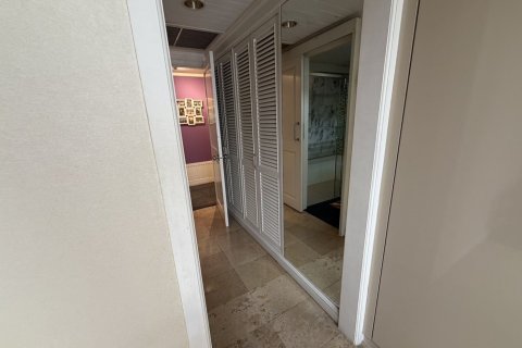 Condo in Pathum Wan, Bangkok, Thailand, 3 bedrooms  № 161556 - photo 16