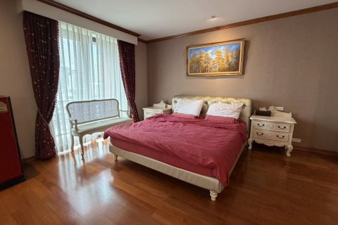 Condo in Pathum Wan, Bangkok, Thailand, 3 bedrooms  № 161556