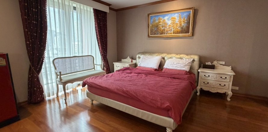 Condo in Pathum Wan, Bangkok, Thailand, 3 bedrooms  № 161556