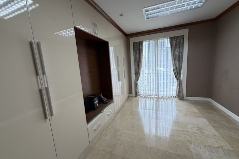 Condo in Pathum Wan, Bangkok, Thailand, 3 bedrooms  № 161556 - photo 14