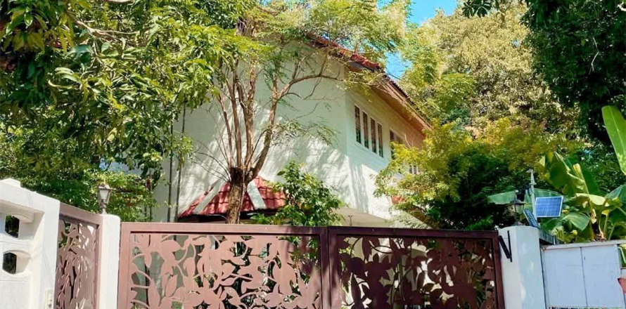 Casa de 5 dormitorios en Bangkok, Tailandia № 190349