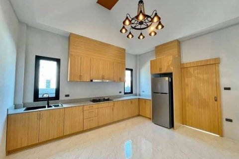Casa de 3 dormitorios en Pattaya, Tailandia № 64953 - foto 11