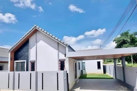 Casa de 3 dormitorios en Pattaya, Tailandia № 64953