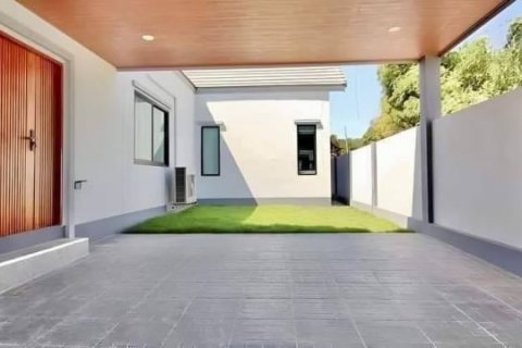 Casa de 3 dormitorios en Pattaya, Tailandia № 64953 - foto 4