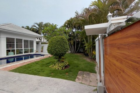 Chalet de 3 dormitorios en Hua Hin, Tailandia № 171732 - foto 20