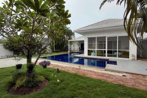 Chalet de 3 dormitorios en Hua Hin, Tailandia № 171732 - foto 21