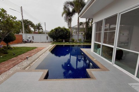 Chalet de 3 dormitorios en Hua Hin, Tailandia № 171732 - foto 22
