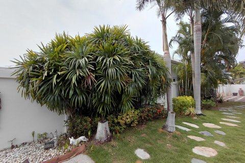 Chalet de 3 dormitorios en Hua Hin, Tailandia № 171732 - foto 16