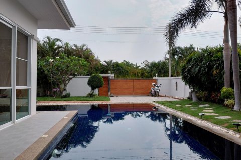 Chalet de 3 dormitorios en Hua Hin, Tailandia № 171732 - foto 24