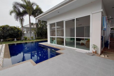 Chalet de 3 dormitorios en Hua Hin, Tailandia № 171732 - foto 15