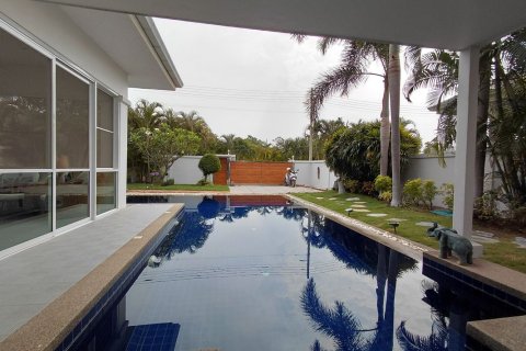 Chalet de 3 dormitorios en Hua Hin, Tailandia № 171732 - foto 25