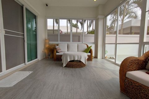 Chalet de 3 dormitorios en Hua Hin, Tailandia № 171732 - foto 29