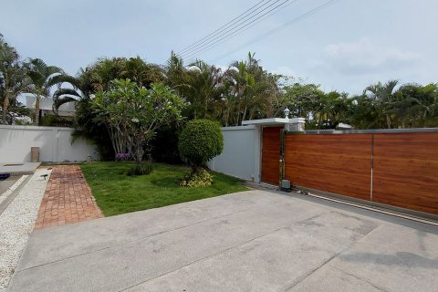 Chalet de 3 dormitorios en Hua Hin, Tailandia № 171732 - foto 4