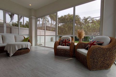 Chalet de 3 dormitorios en Hua Hin, Tailandia № 171732 - foto 28