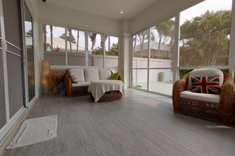 Chalet de 3 dormitorios en Hua Hin, Tailandia № 171732 - foto 27