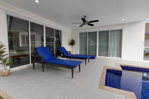 Chalet de 3 dormitorios en Hua Hin, Tailandia № 171732 - foto 13