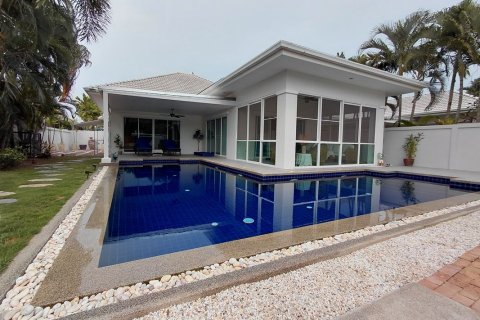 Chalet de 3 dormitorios en Hua Hin, Tailandia № 171732 - foto 6