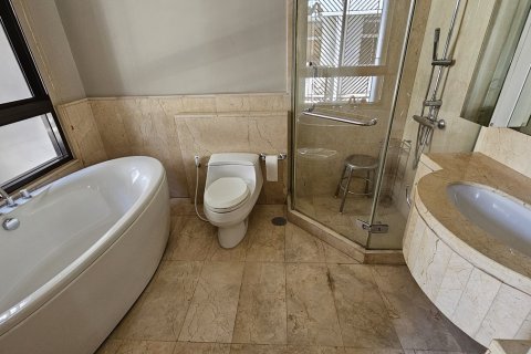 Кондоминиум с 2 спальнями в Ваттхане, Бангкок, Таиланд № 201095 - фото 11
